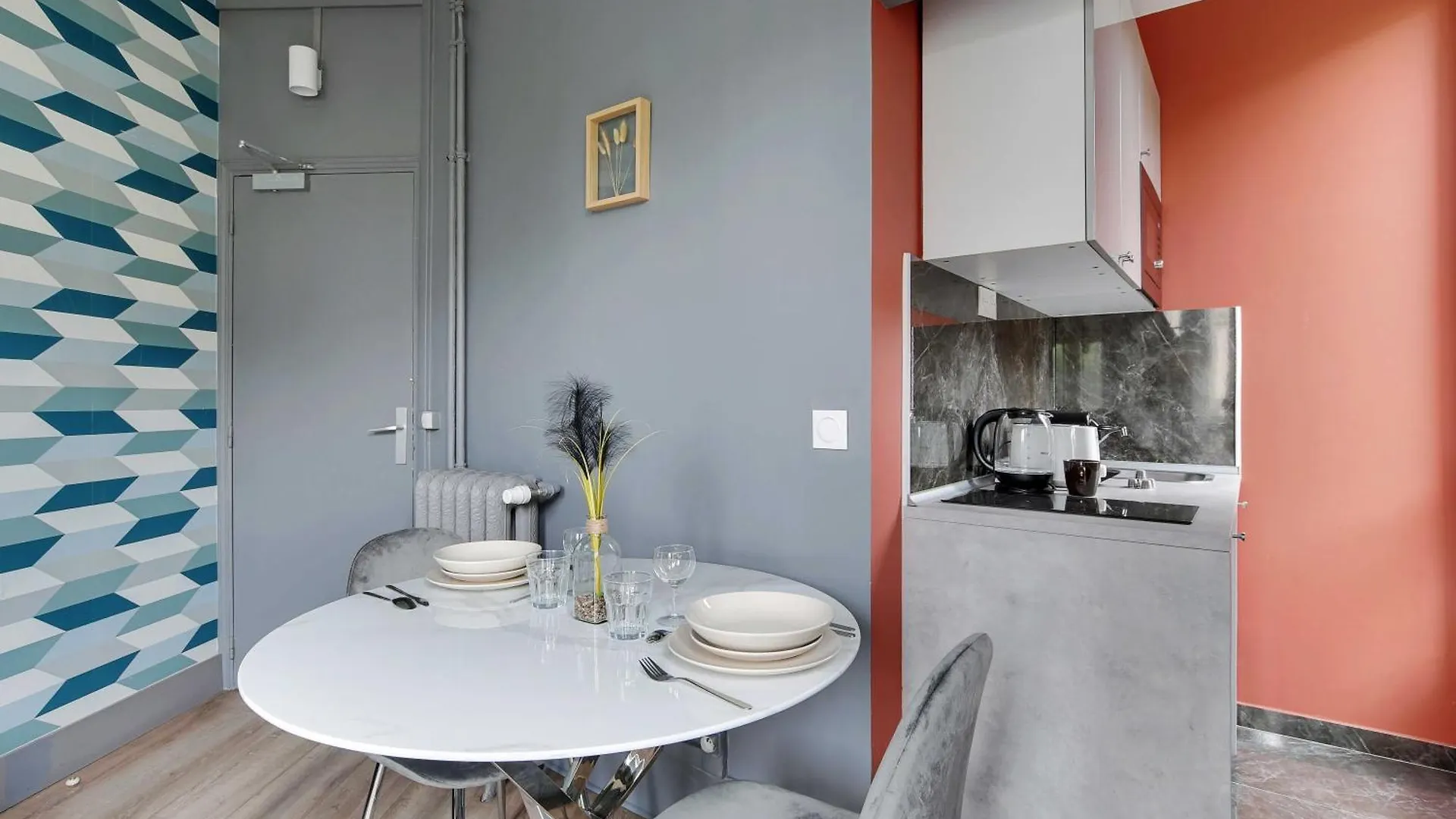 Luminous Studio At Gare De L Est Paris Apartment