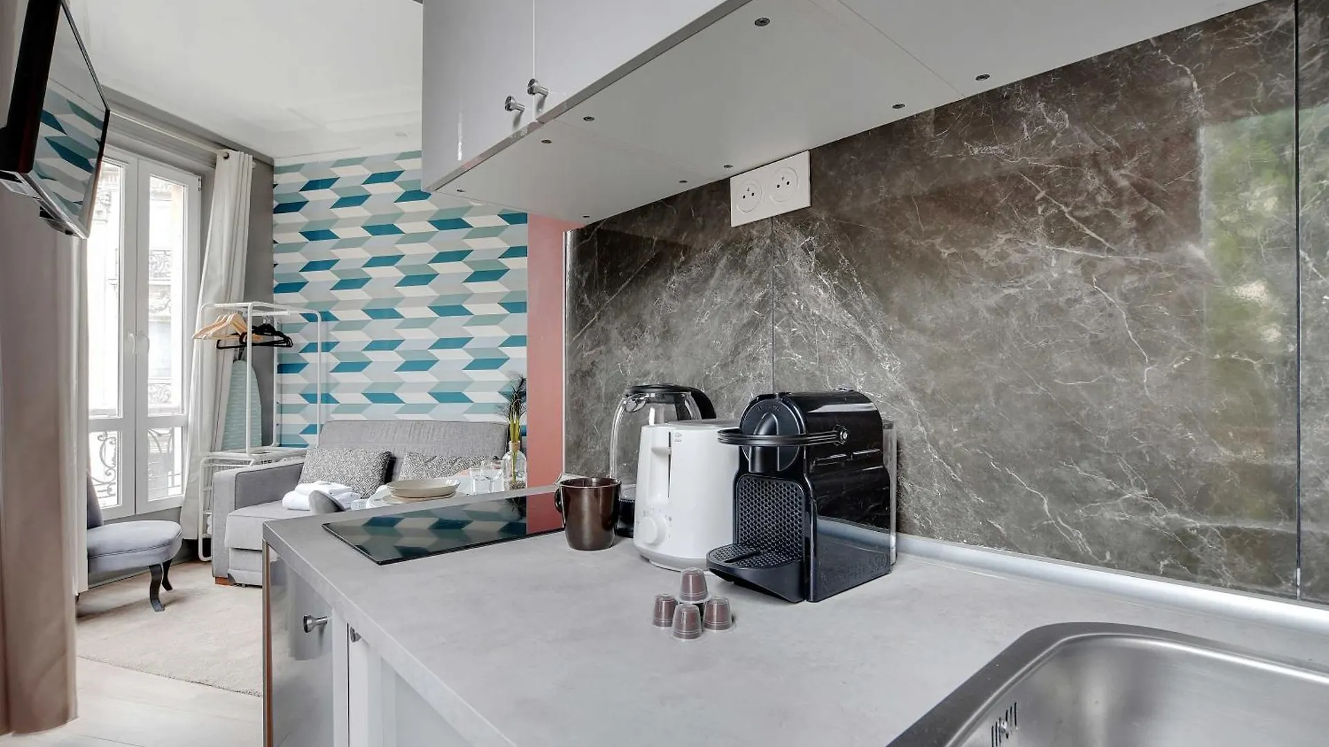 Apartment Luminous Studio At Gare De L Est Paris France